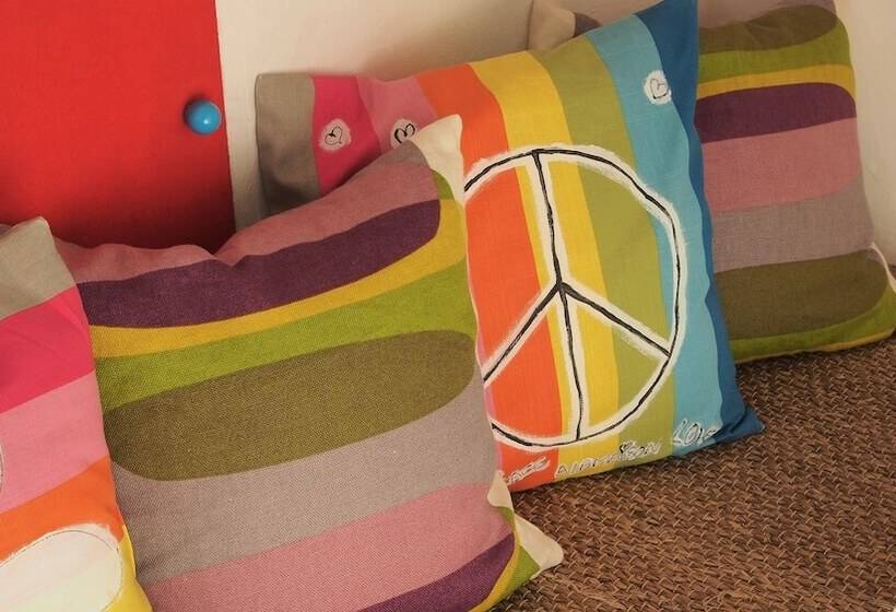 تختخواب و صبحانه A La Maison