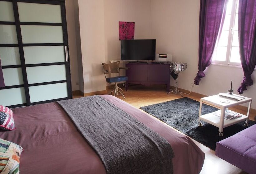 تختخواب و صبحانه A La Maison