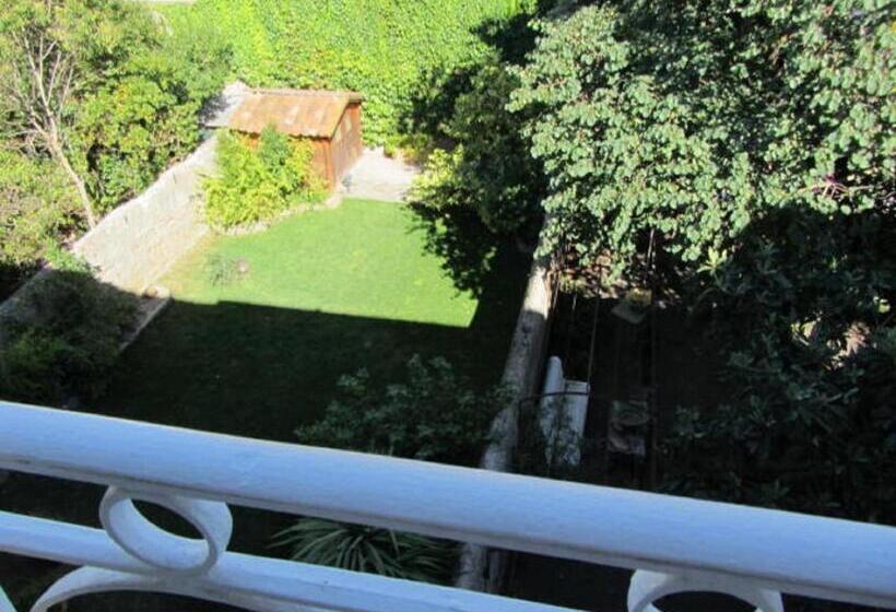 تختخواب و صبحانه Aude Citecity