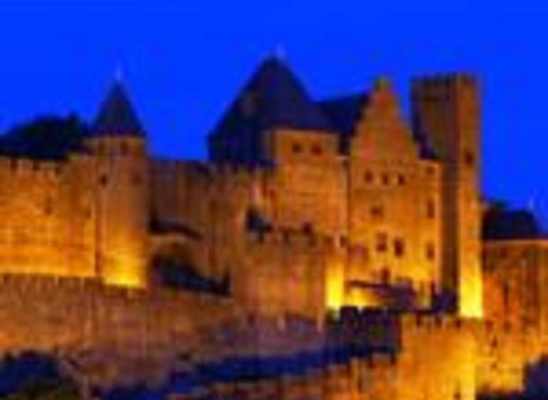 تختخواب و صبحانه Aude Citecity