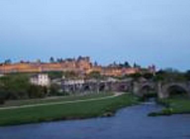 تختخواب و صبحانه Aude Citecity