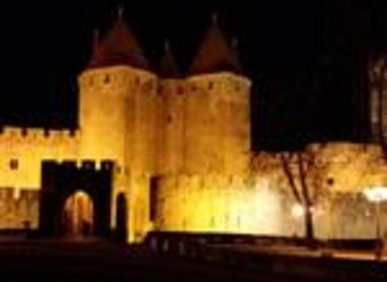 تختخواب و صبحانه Aude Citecity