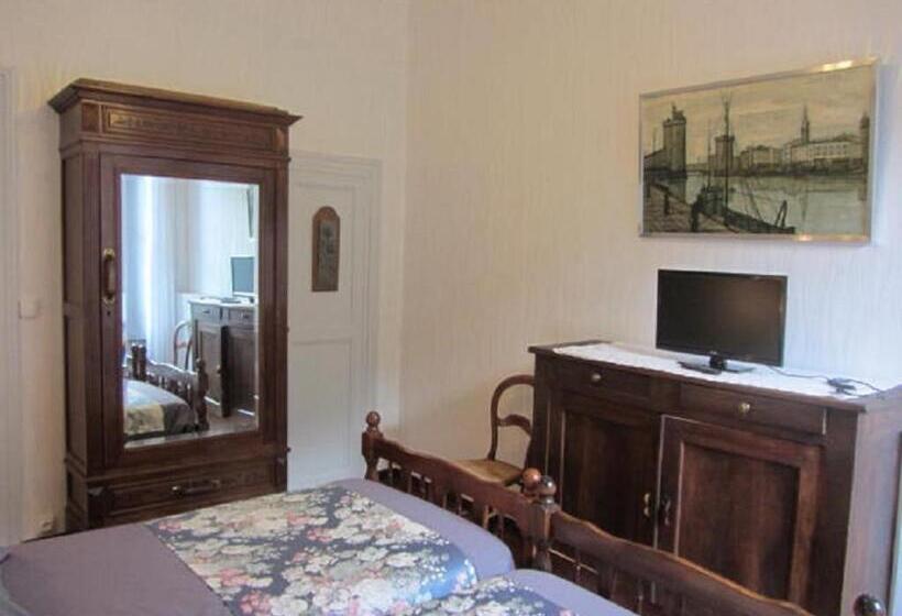 تختخواب و صبحانه Aude Citecity