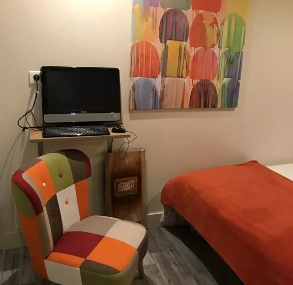 Aamiaismajoitus (B&B) Chambre D Hôtes Chez Dom