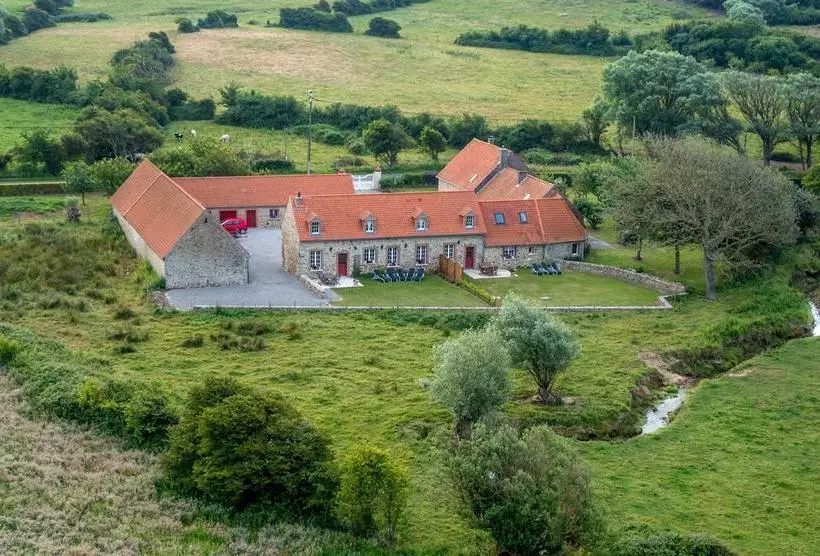 تختخواب و صبحانه Domaine De La Ronville