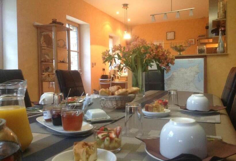 مبيت وإفطار Chambres & Roul Hotes De La Rance