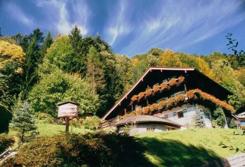 ベッドアンドブレックファースト Gästehaus Bergwald