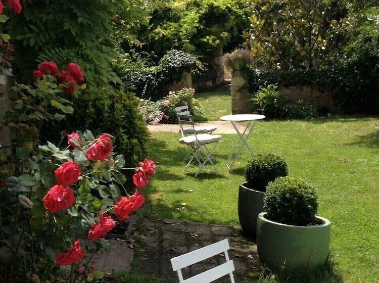 مبيت وإفطار L Arcane Du Bellay