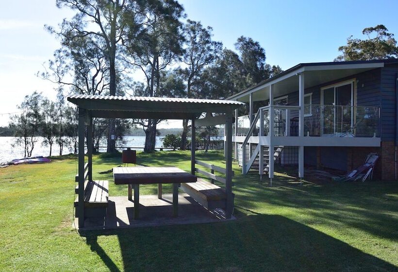 Dungowan Waterfront Apartments