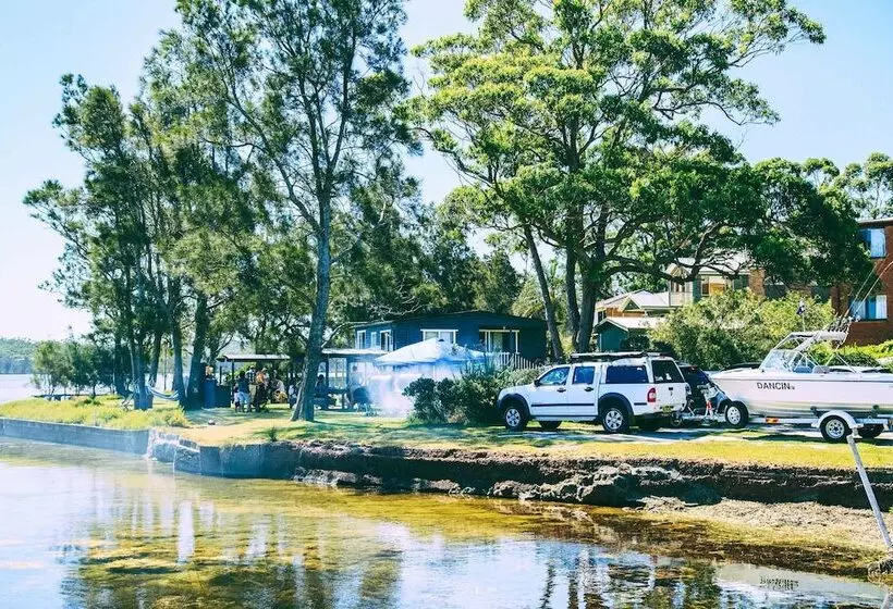 Dungowan Waterfront Apartments
