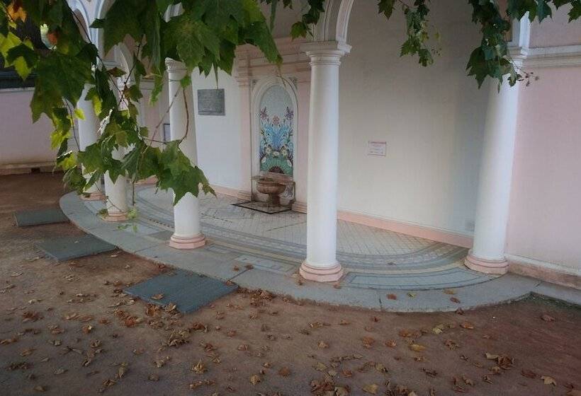 בית מלון כפרי Hôtel Du Palais