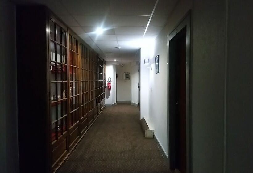 בית מלון כפרי Hôtel Du Palais