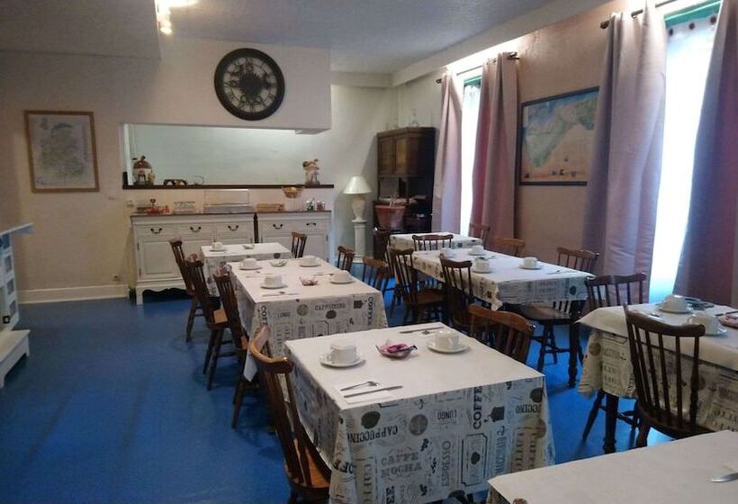 בית מלון כפרי Hôtel Du Palais