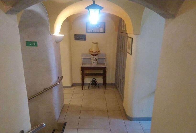 בית מלון כפרי Hôtel Du Palais