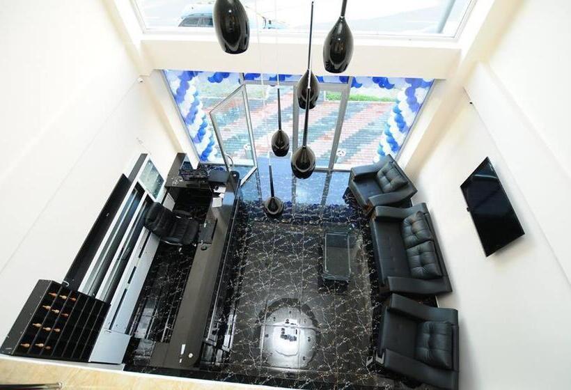 هتل Premium Palace