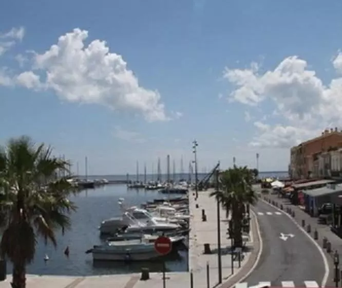 ホテル Restaurant Du Port
