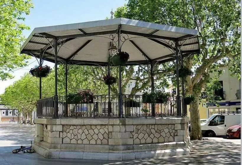 ホテル Restaurant Du Port