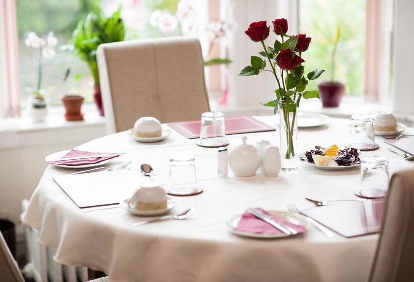 Пансион Dean Park Guest House