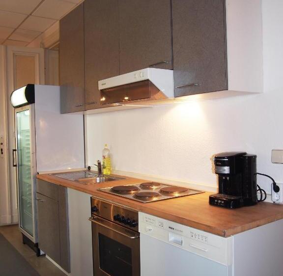 هاستل Box61 Art Concept Flat