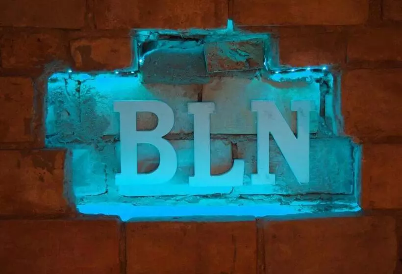 هاستل Box61 Art Concept Flat