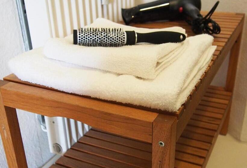 هاستل Box61 Art Concept Flat