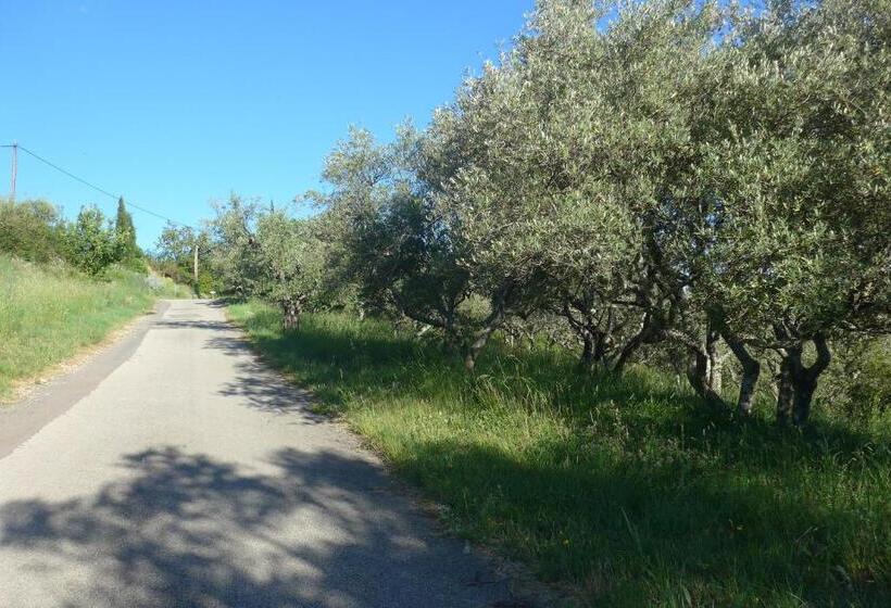 مبيت وإفطار La Colline Bleue