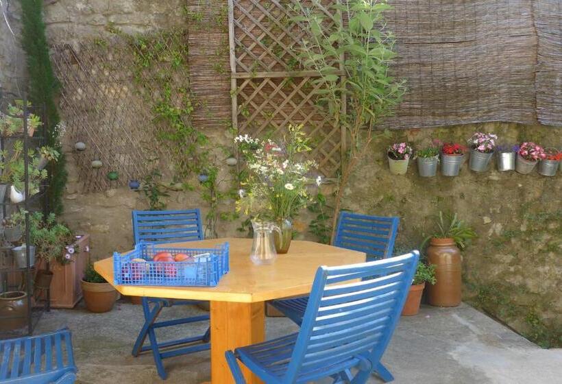 مبيت وإفطار La Colline Bleue