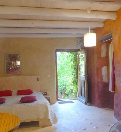 مبيت وإفطار La Colline Bleue