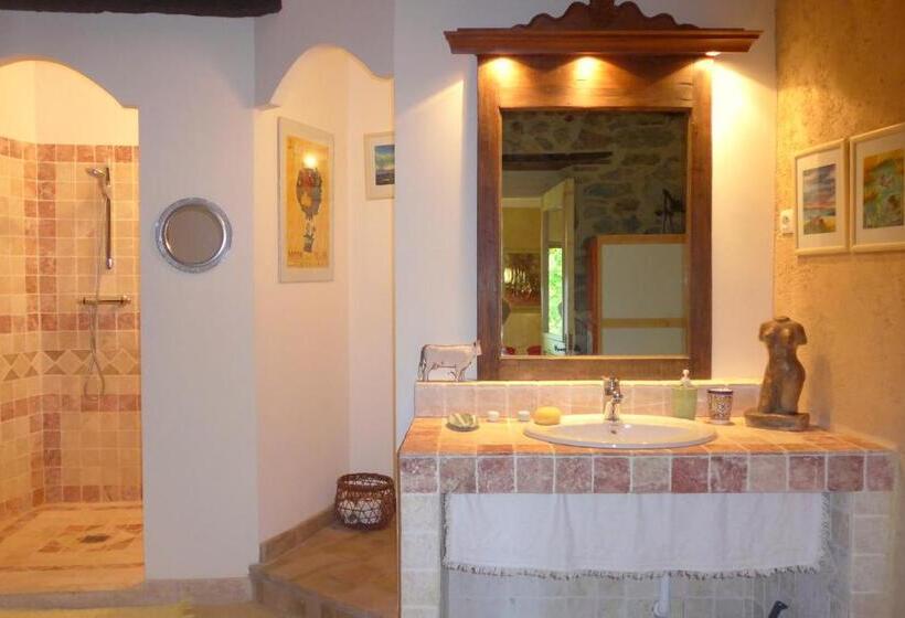 مبيت وإفطار La Colline Bleue