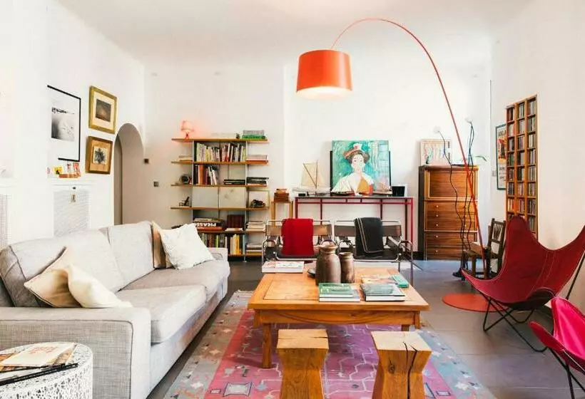 تختخواب و صبحانه Maison De Charme D Arles