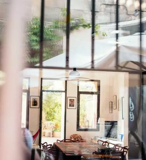 تختخواب و صبحانه Maison De Charme D Arles