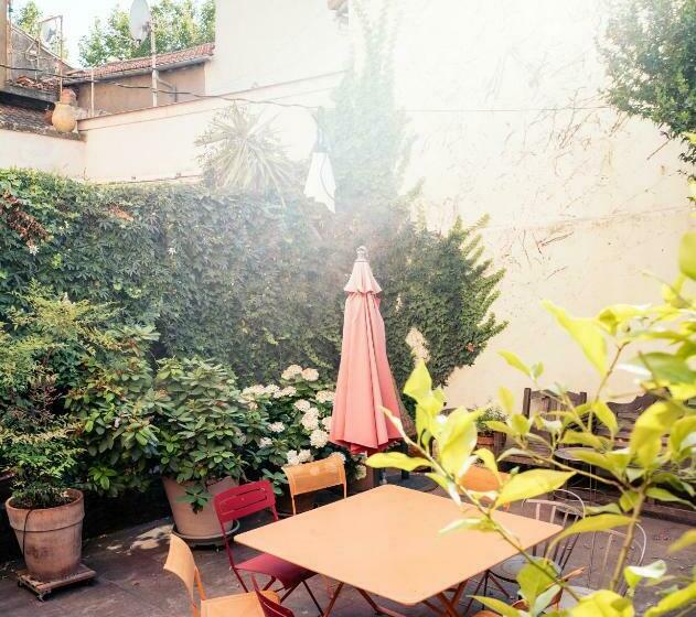 تختخواب و صبحانه Maison De Charme D Arles