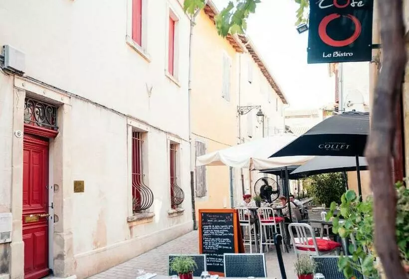 تختخواب و صبحانه Maison De Charme D Arles