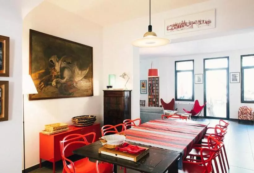 تختخواب و صبحانه Maison De Charme D Arles