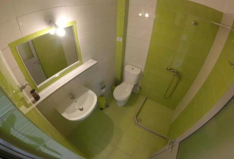 تختخواب و صبحانه Riviera Rooms