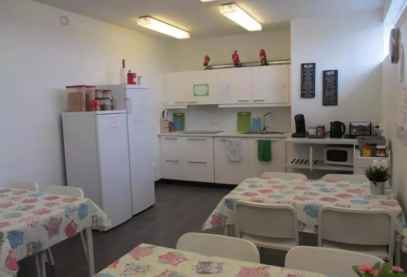 تختخواب و صبحانه Route 1 Guesthouse