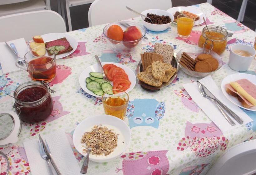 تختخواب و صبحانه Route 1 Guesthouse