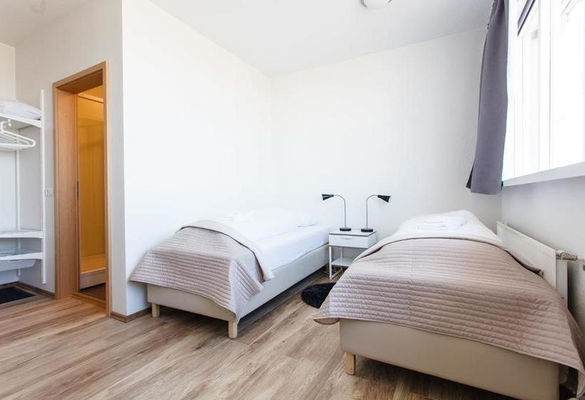 تختخواب و صبحانه Route 1 Guesthouse