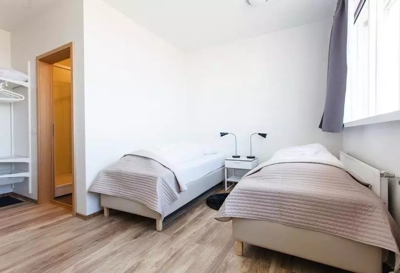 تختخواب و صبحانه Route 1 Guesthouse