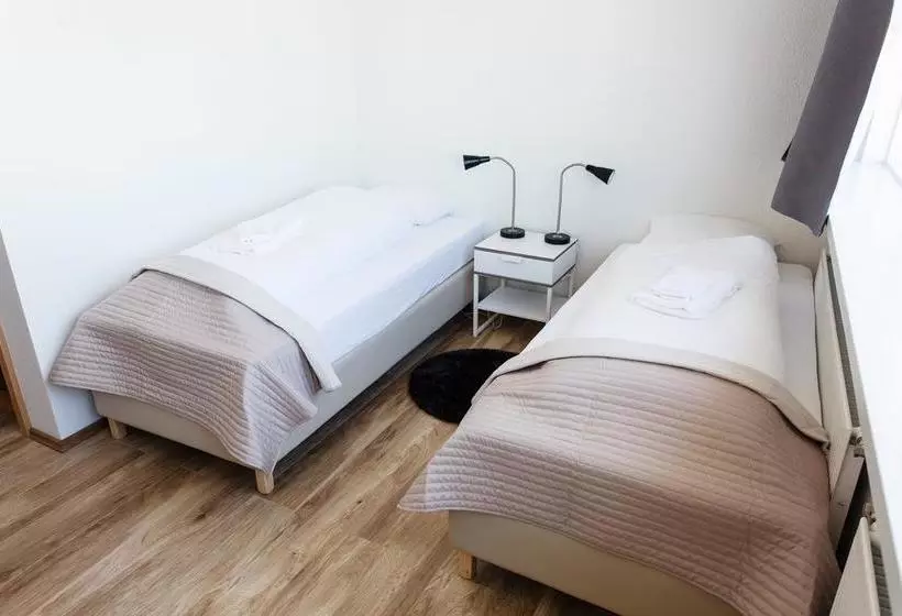 تختخواب و صبحانه Route 1 Guesthouse
