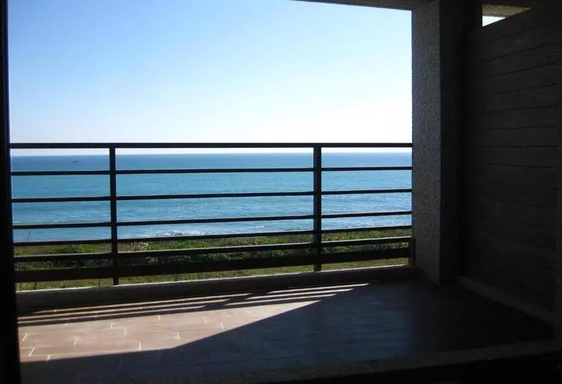 تختخواب و صبحانه Spray House