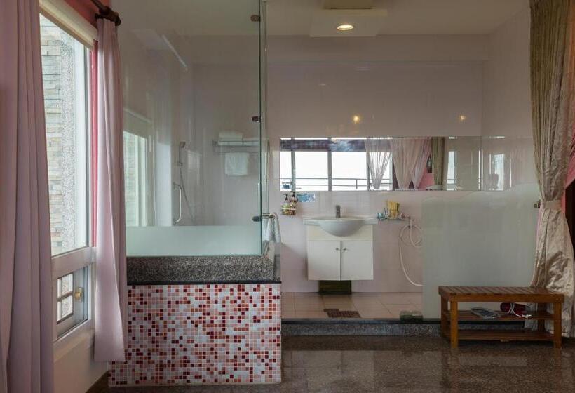 تختخواب و صبحانه Spray House