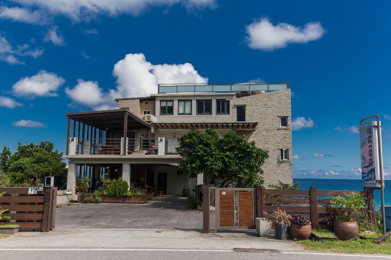 تختخواب و صبحانه Spray House