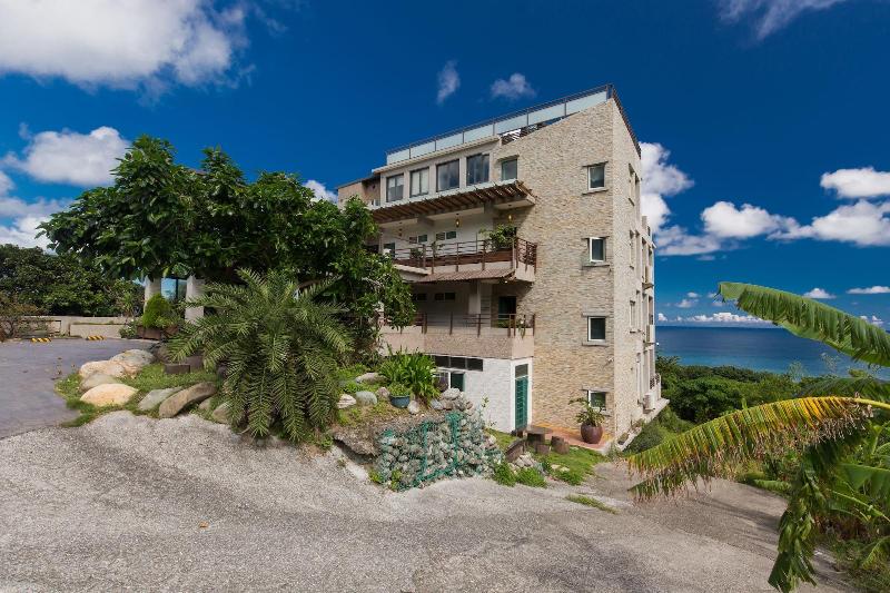 تختخواب و صبحانه Spray House