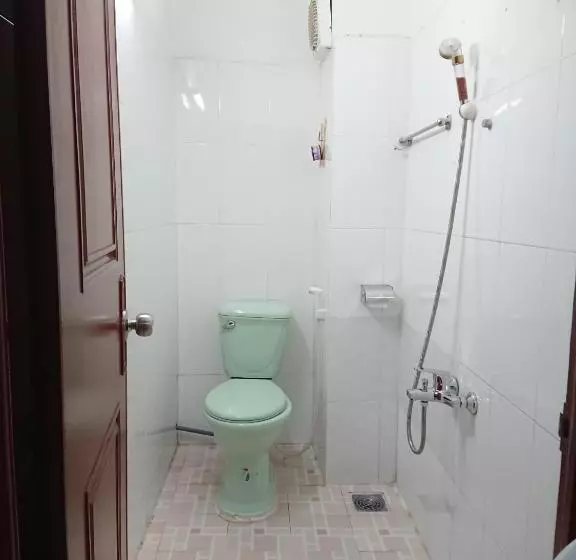 هتل Hostel Garnet