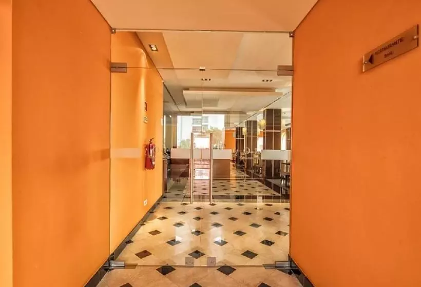Iu Hotel Luanda Viana