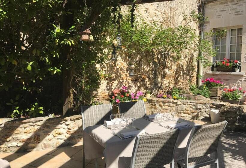 בית מלון כפרי Le Chene Pendragon