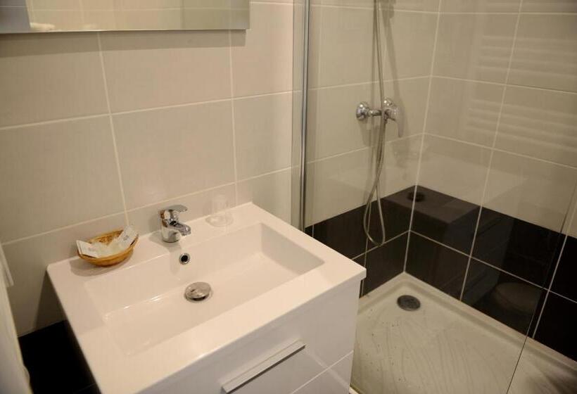 בית מלון כפרי Le Chene Pendragon