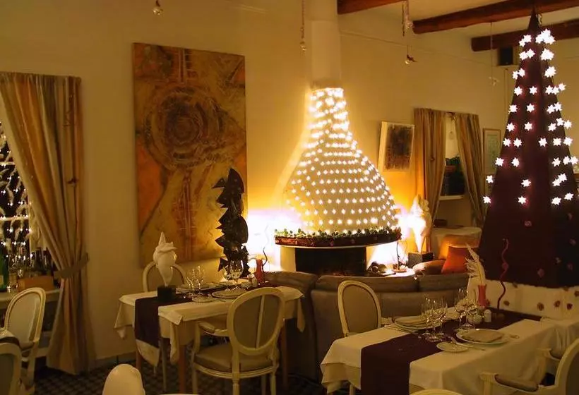 ホテル Hôtel Restaurant Les Deux Frères