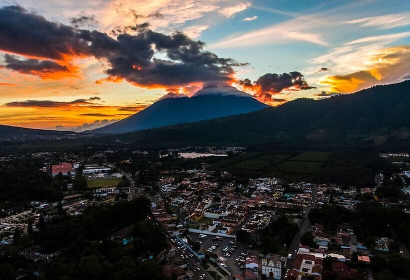 هتل Naif Boutique